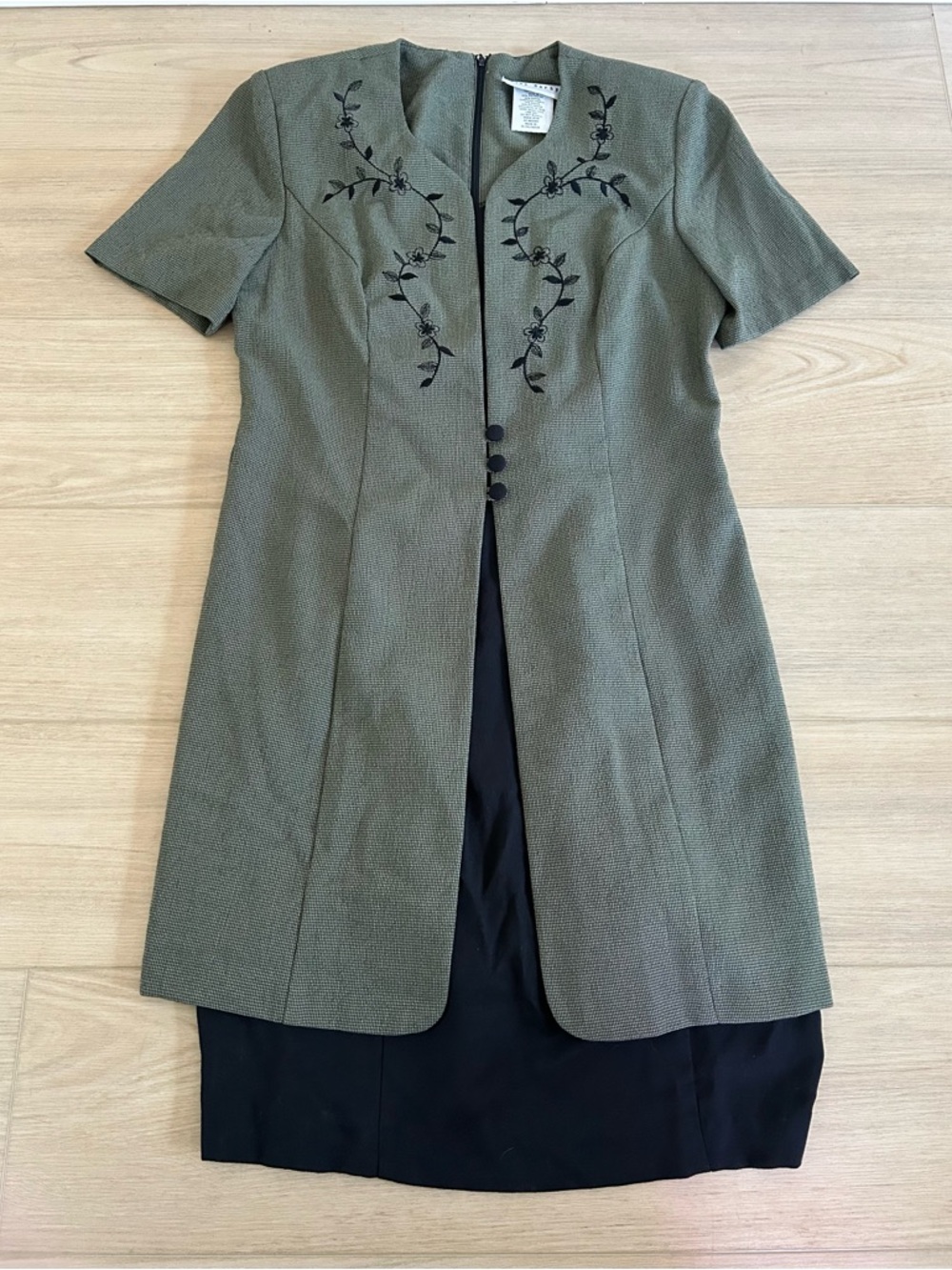 Miss Dorby Vintage 80s Embroidered Dress